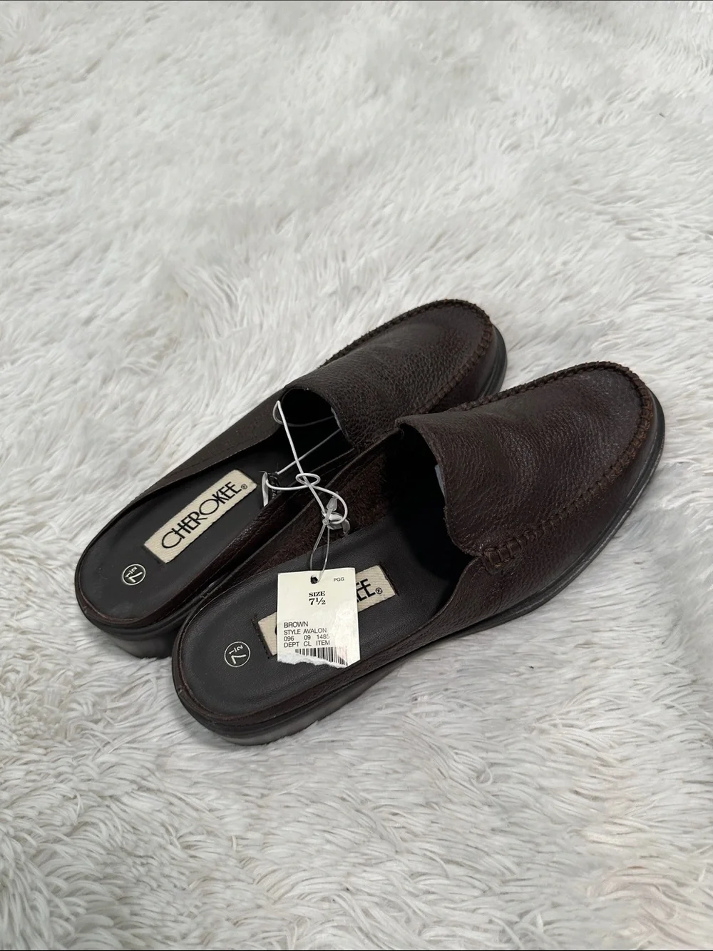🥕 NWT CHEROKEE Leather Loafer
